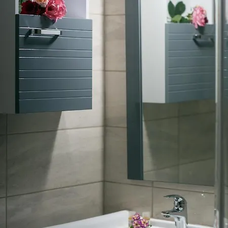 Eleni Aparthotel 3*