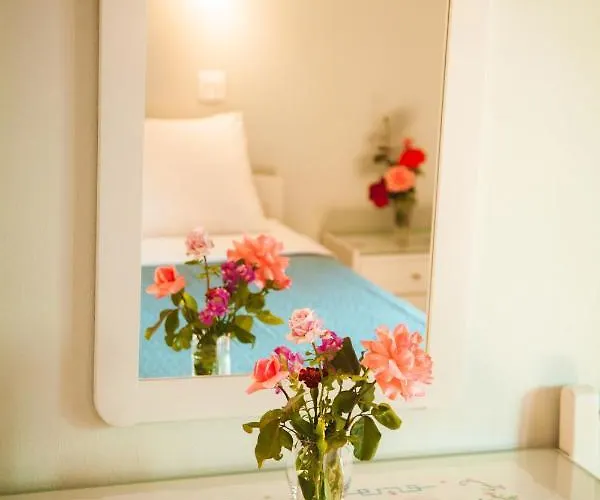 Ξενοδοχείο με διαμερίσματα ελένη 3*